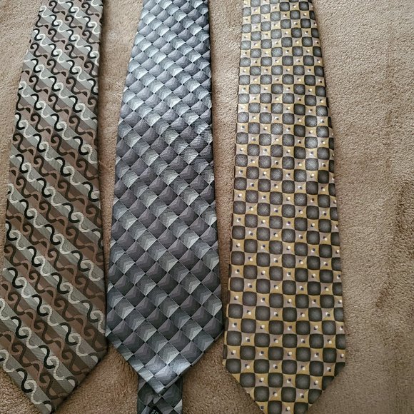 Set of Nine Elegant Ties - Picture 7 of 13